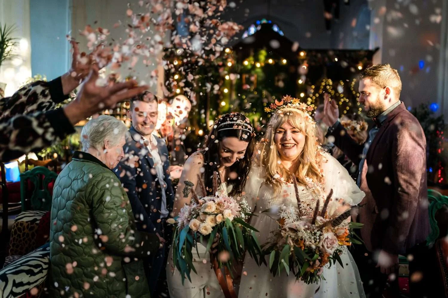 planning your wedding timeline to allow confetti shots in style